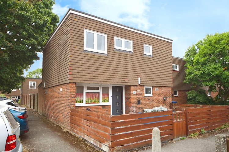 3 bedroom end of terrace house