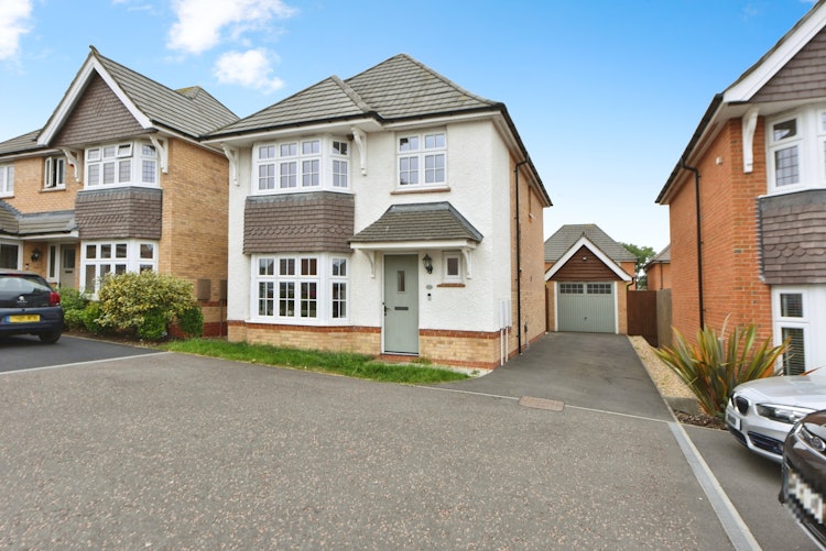 4 bedroom detached house