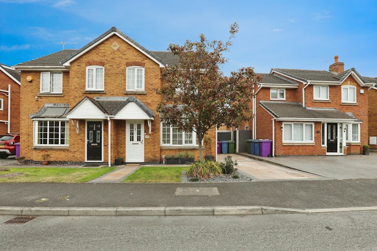 3 bedroom semi-detached house
