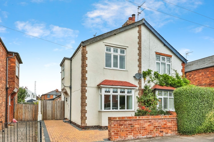 3 bedroom semi-detached house