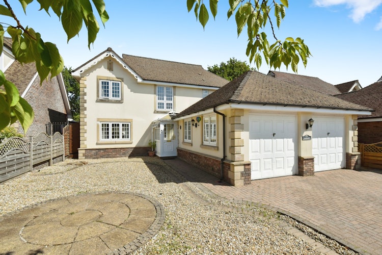 4 bedroom detached house