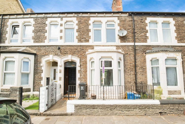 4 bedroom terraced house