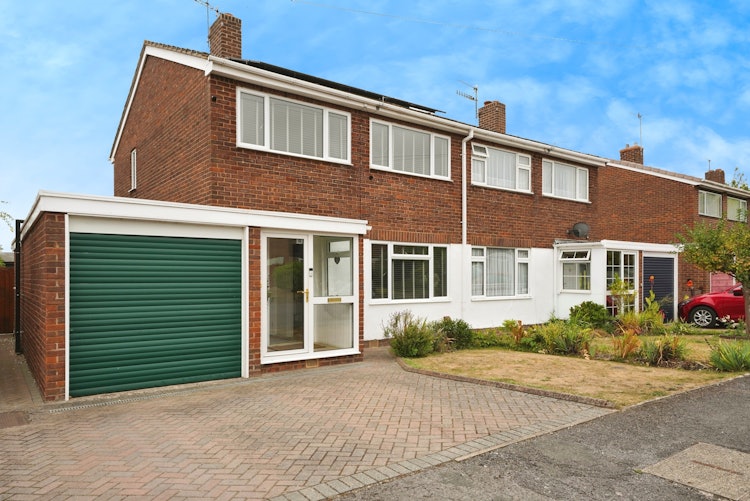 3 bedroom semi-detached house