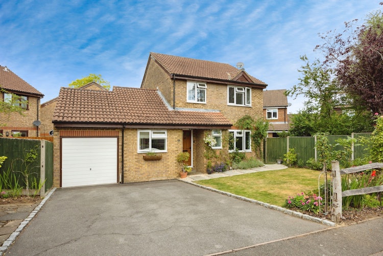4 bedroom detached house