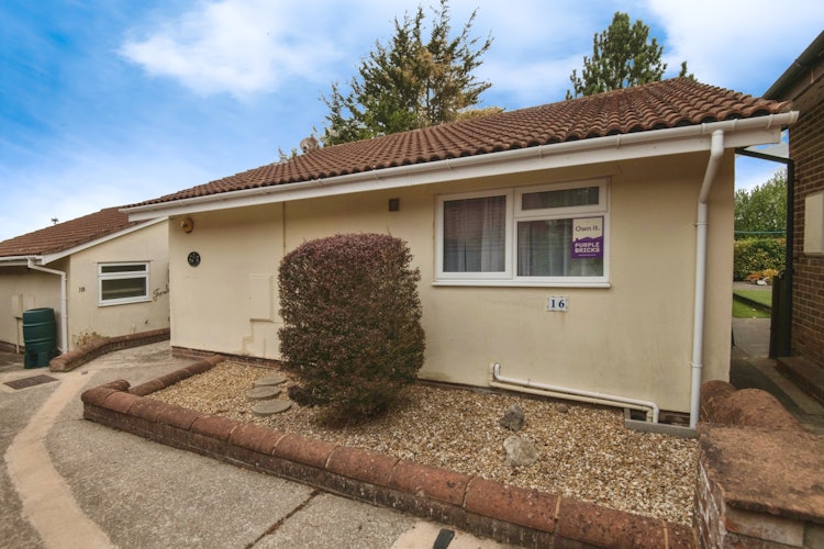 1 bedroom detached bungalow