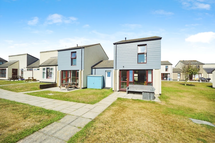 3 bedroom semi-detached house