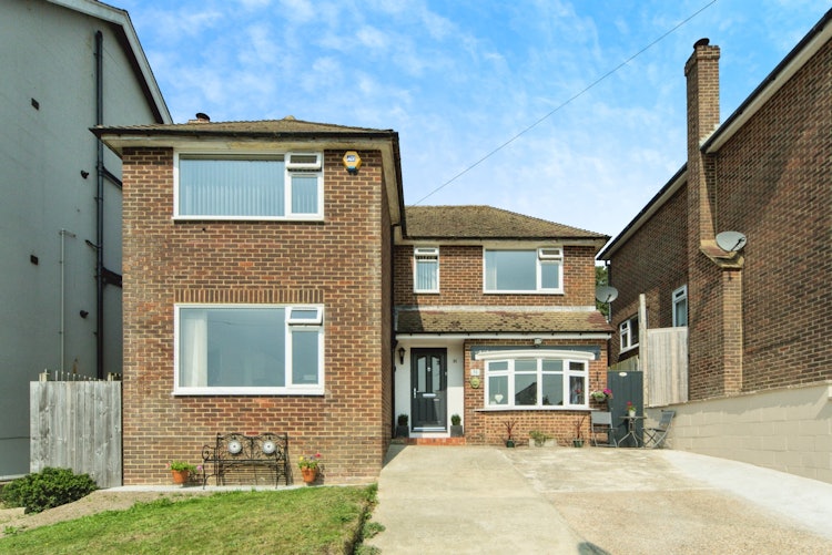 4 bedroom detached house