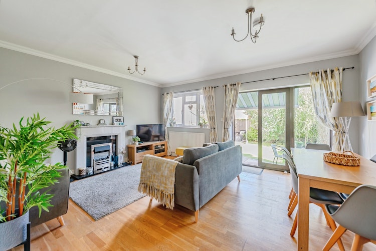 5 bedroom semi-detached house
