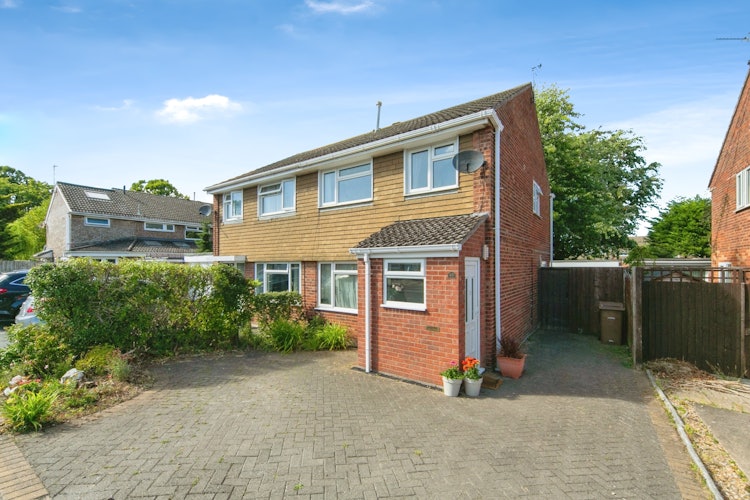 3 bedroom semi-detached house