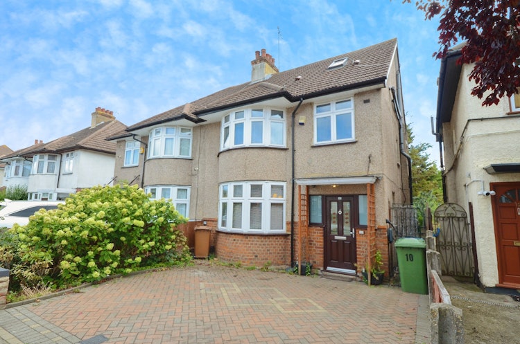 4 bedroom semi-detached house