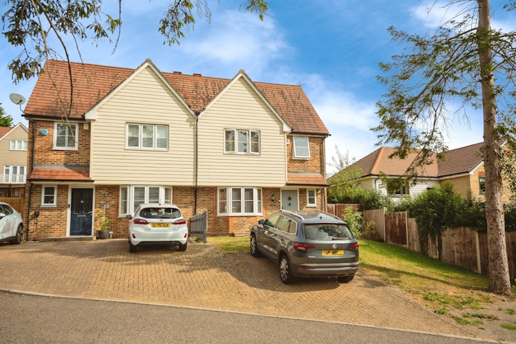 4 bedroom semi-detached house
