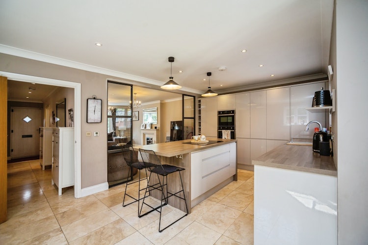 4 bedroom semi-detached house