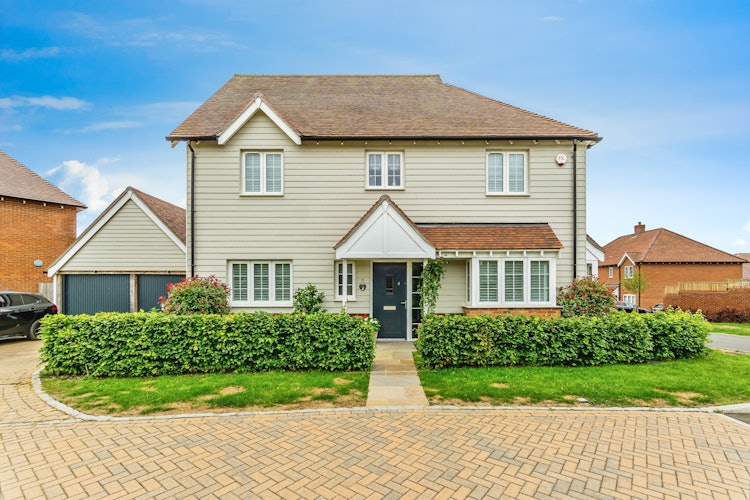 4 bedroom detached house