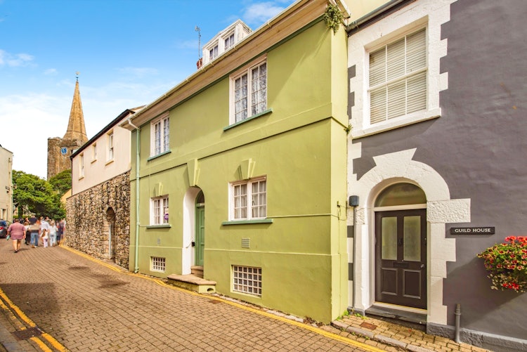 4 bedroom terraced house