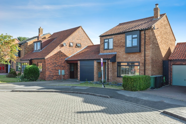 3 bedroom detached house