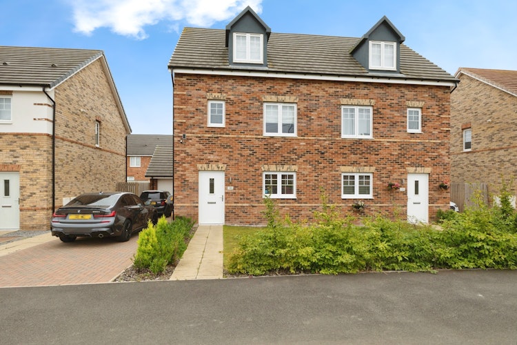 4 bedroom semi-detached house
