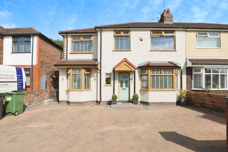 4 bedroom semi-detached house