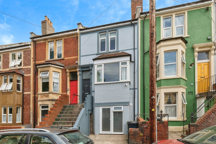 4 bedroom terraced house