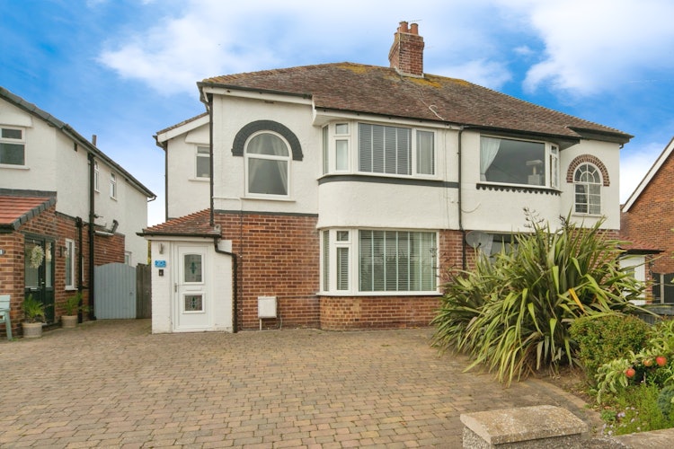 3 bedroom semi-detached house