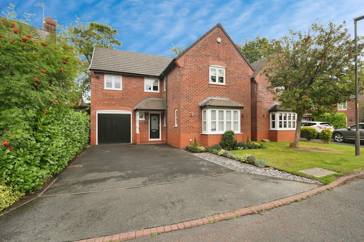4 bedroom detached house