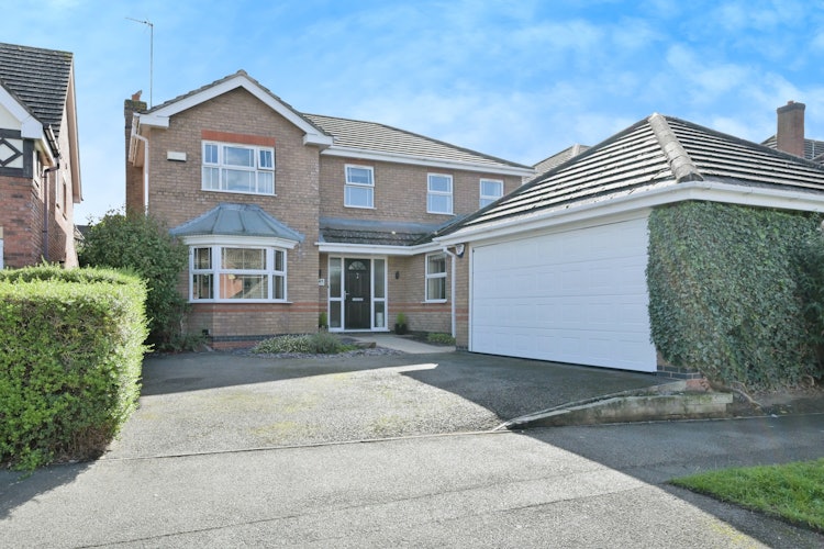 4 bedroom detached house