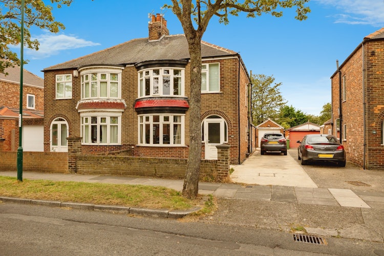 3 bedroom semi-detached house