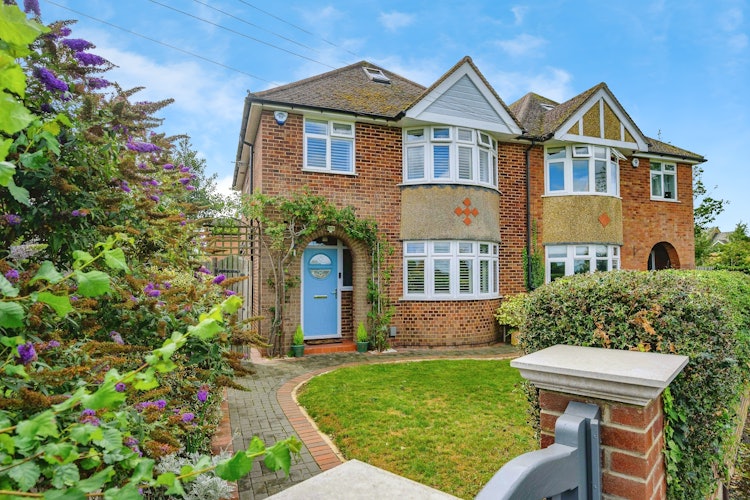 3 bedroom semi-detached house