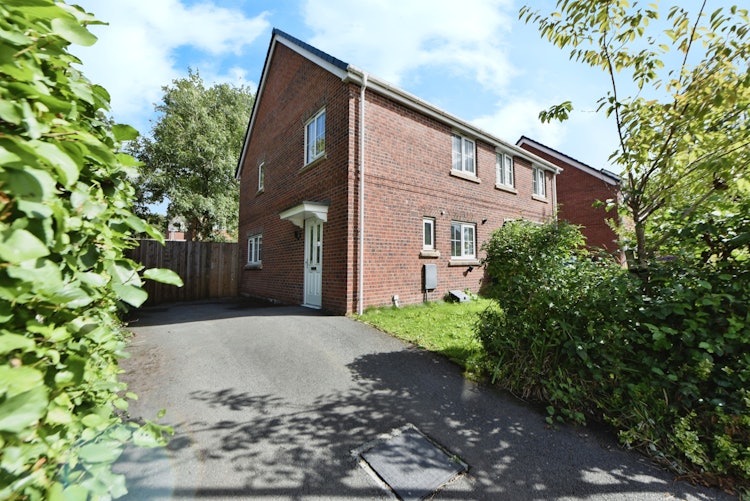 3 bedroom semi-detached house