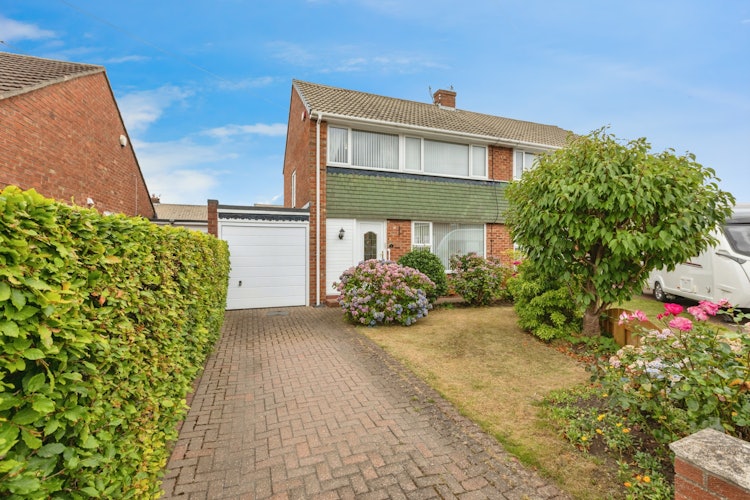 3 bedroom semi-detached house