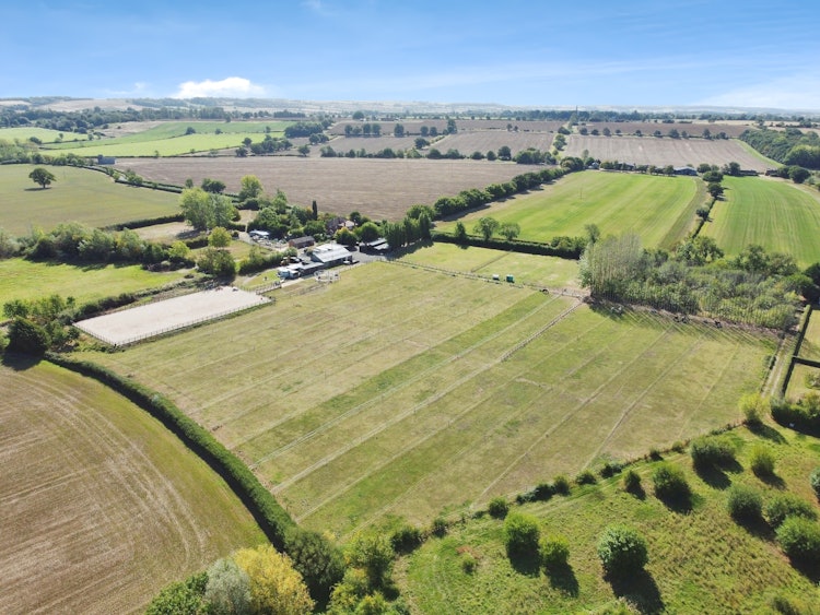 4 bedroom equestrian facility