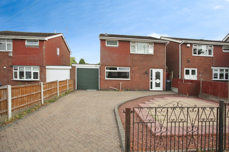 3 bedroom detached house