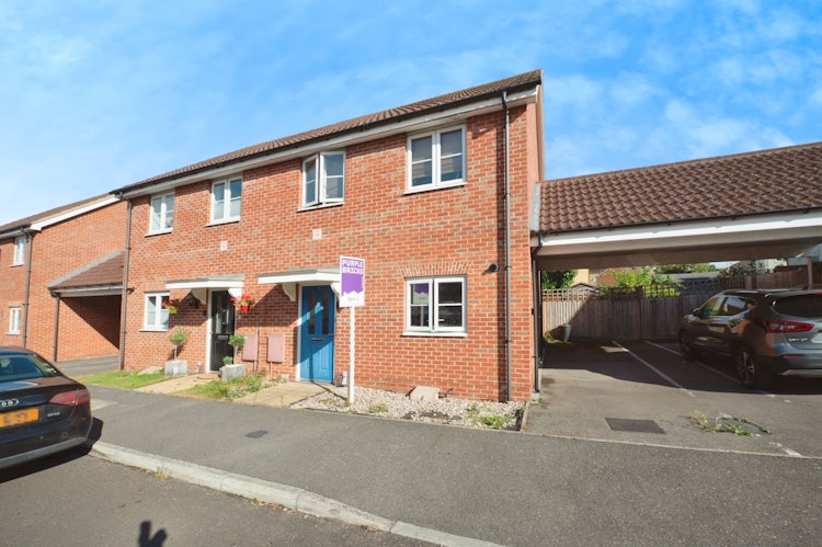3 bedroom semi-detached house