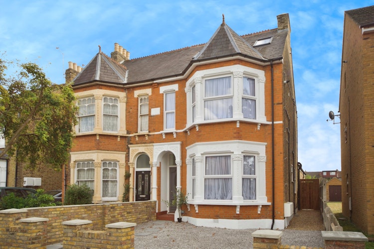2 bedroom flat