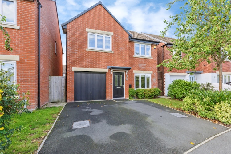 4 bedroom detached house