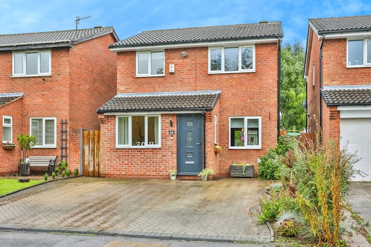 3 bedroom detached house