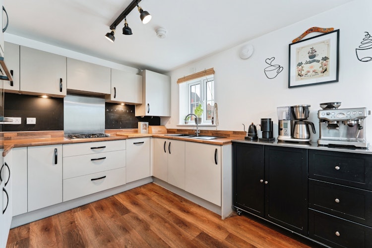 3 bedroom semi-detached house