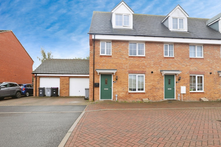 3 bedroom end of terrace house
