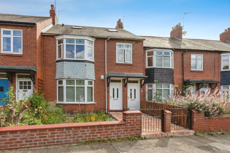 3 bedroom maisonette
