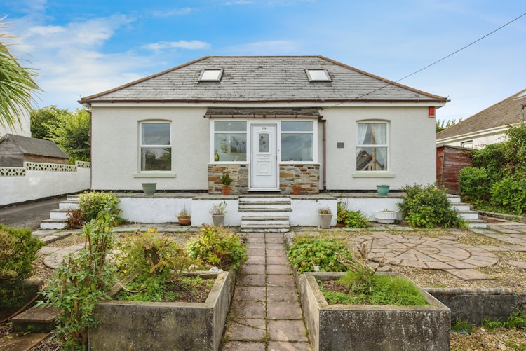2 bedroom detached bungalow