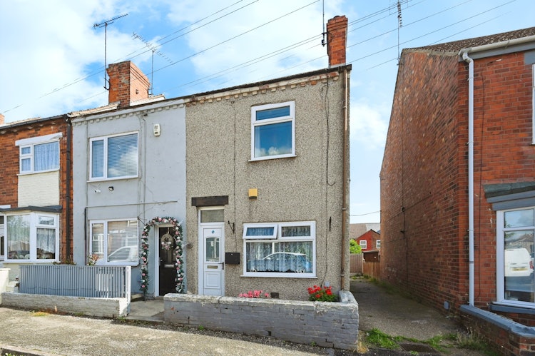 2 bedroom end of terrace house