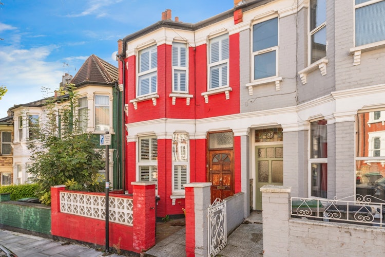 4 bedroom terraced house
