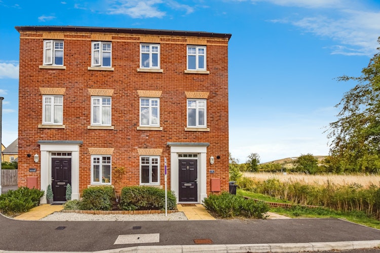 3 bedroom semi-detached house