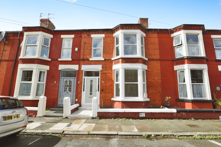4 bedroom terraced house