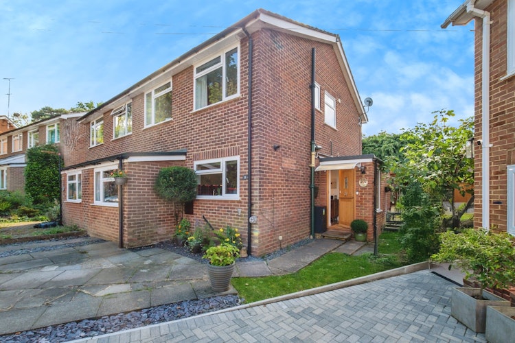 3 bedroom semi-detached house