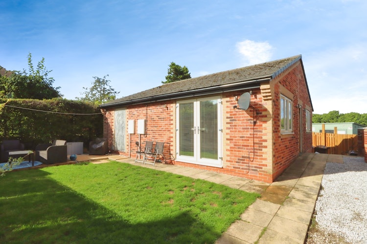 2 bedroom detached bungalow