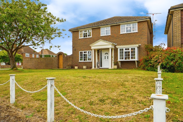 4 bedroom detached house