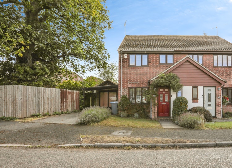 3 bedroom semi-detached house