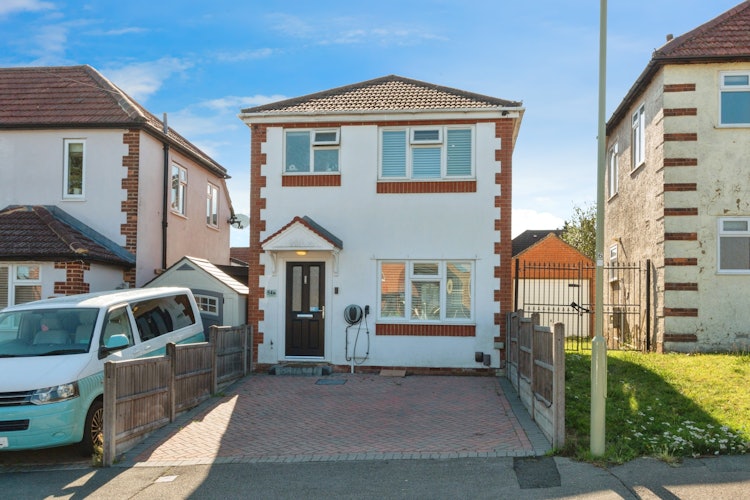 2 bedroom detached house