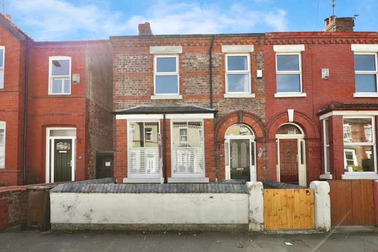 3 bedroom end of terrace house