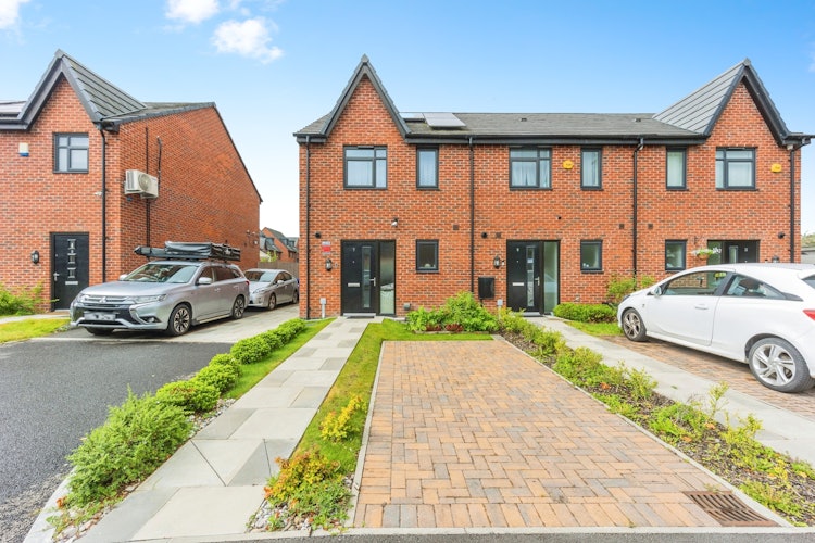 2 bedroom end of terrace house